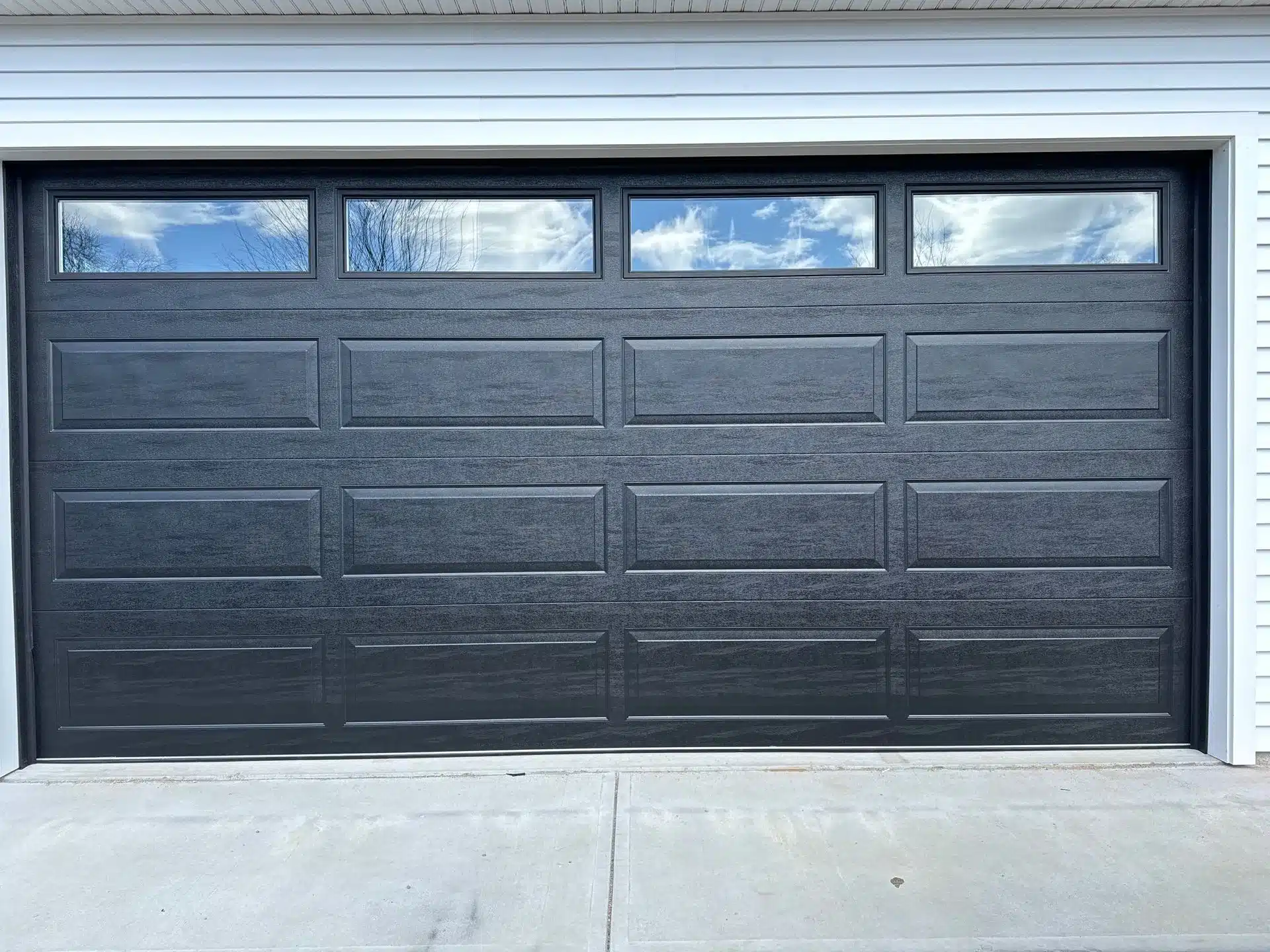 Newport Black Mintie