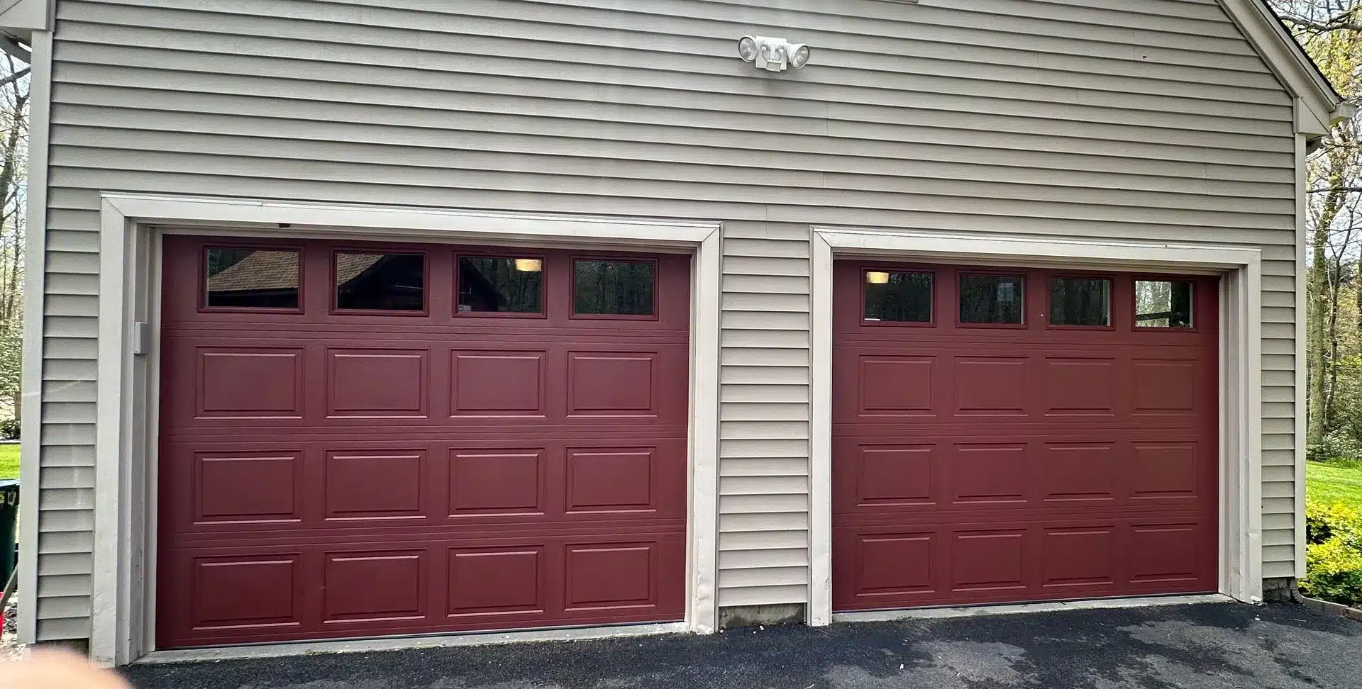 Residential garage doors Residential garage doors