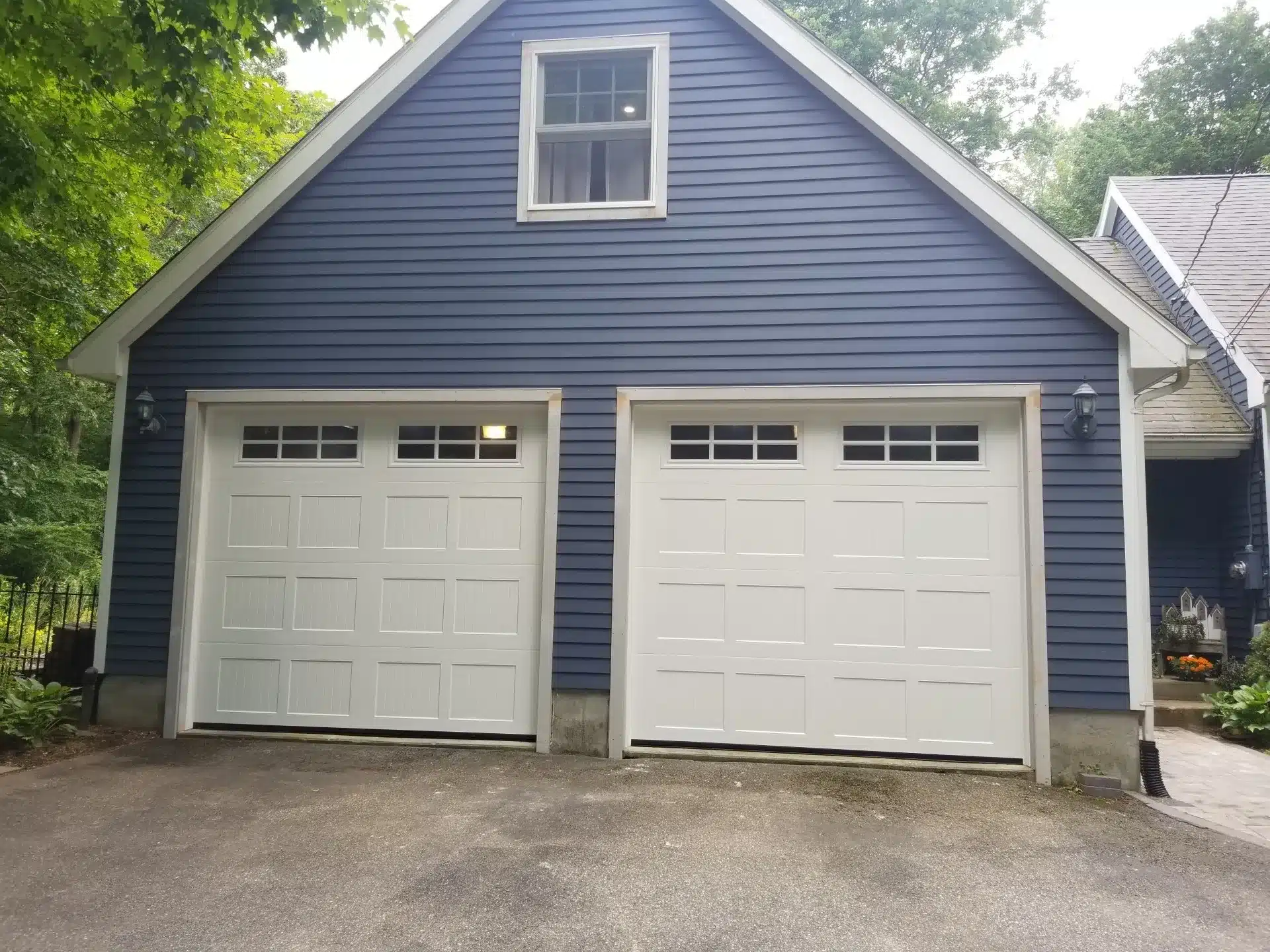 Residential garage doors