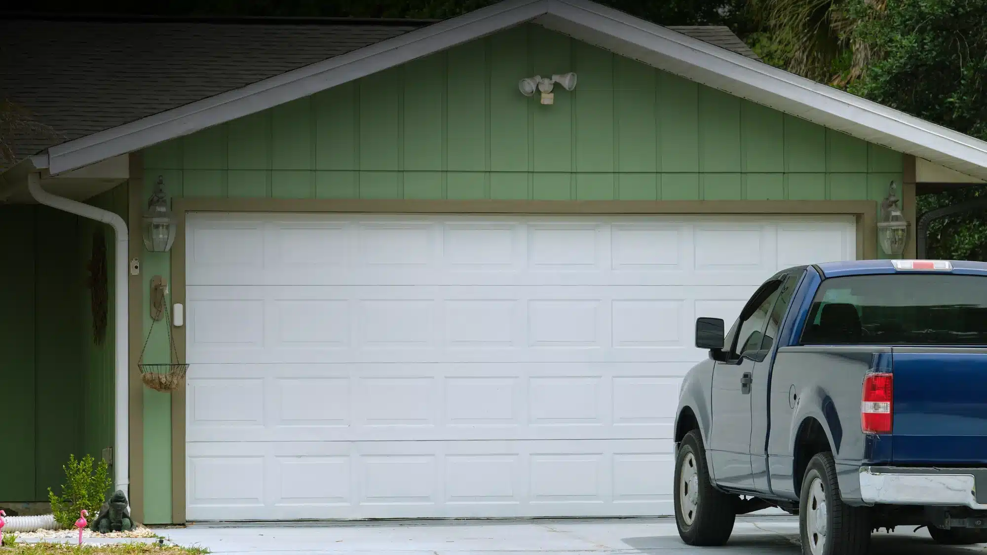 How to Choose the Best Residential Garage Door Installers Near Me